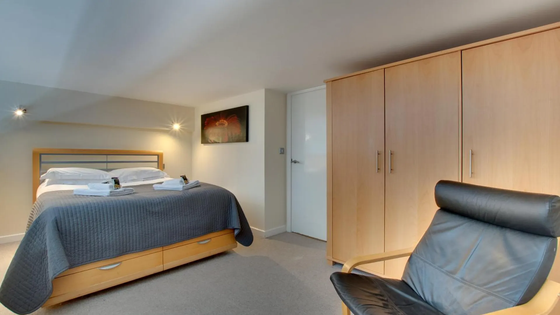 Crown Apartments 1A By Week2Week Newcastle Upon Tyne
