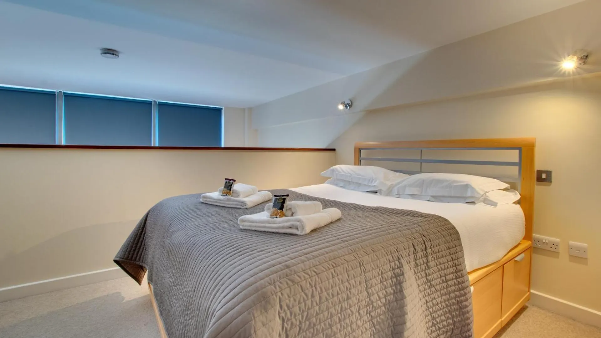 Crown Apartments 1A By Week2Week Newcastle Upon Tyne